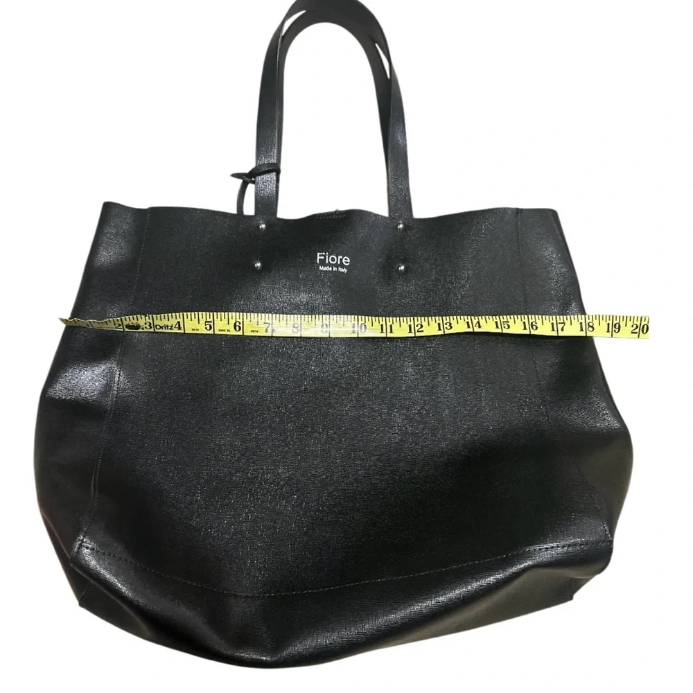 Isabella Fiore Black Tote Bag with Glossy Finish - Picture 5 of 7